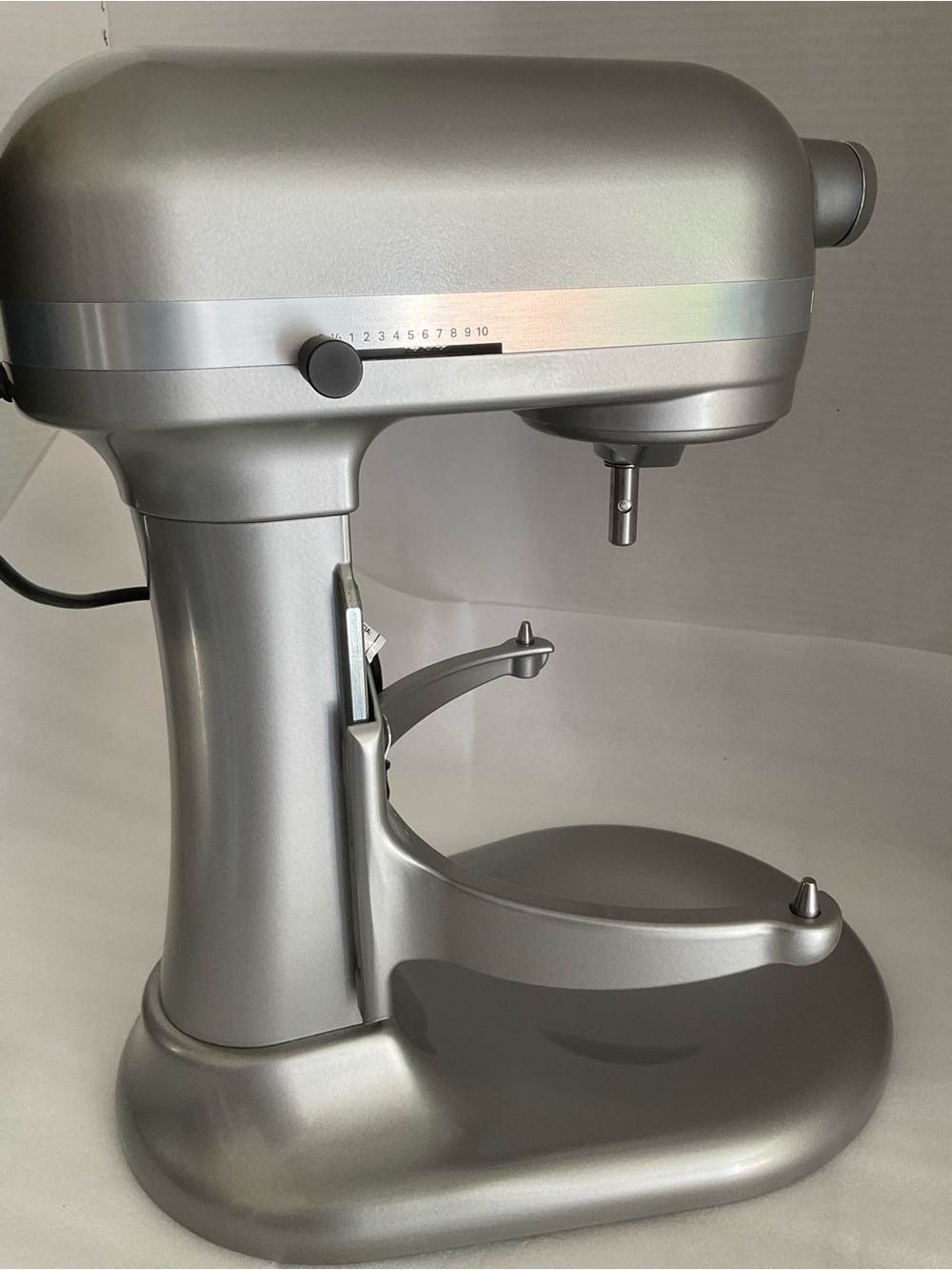 KitchenAid Silver Stand Mixer with Stainless Steel Bowl and Accessories - Picture 6 of 11